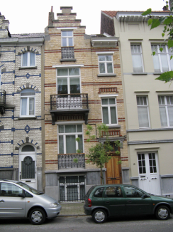 https://heikki-valisuo.fi/kuva/templates/xml/Bruxelles/maison-modern.png